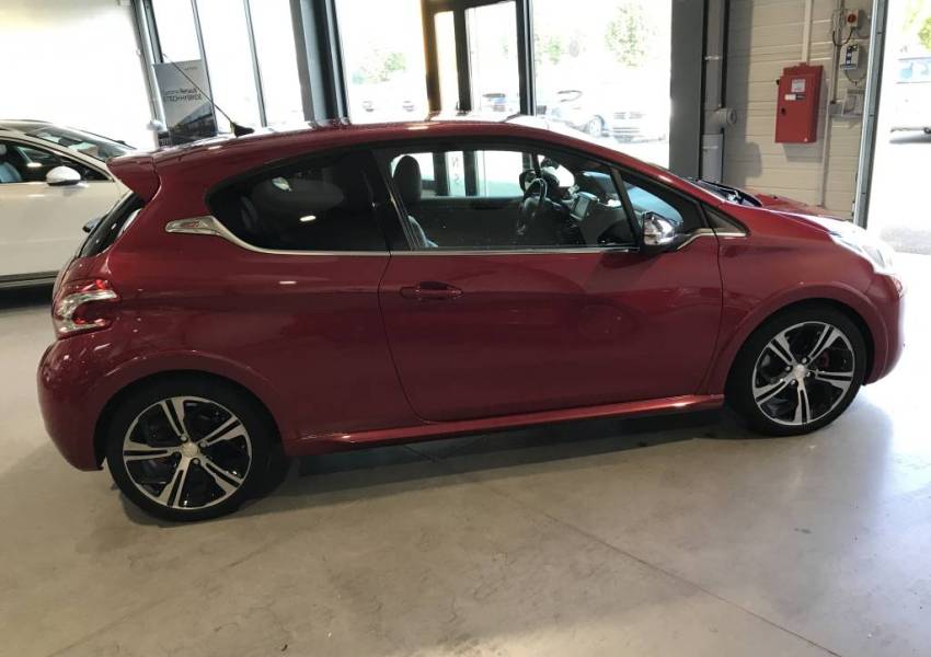 Peugeot 208 1.6 THP 200 GTI